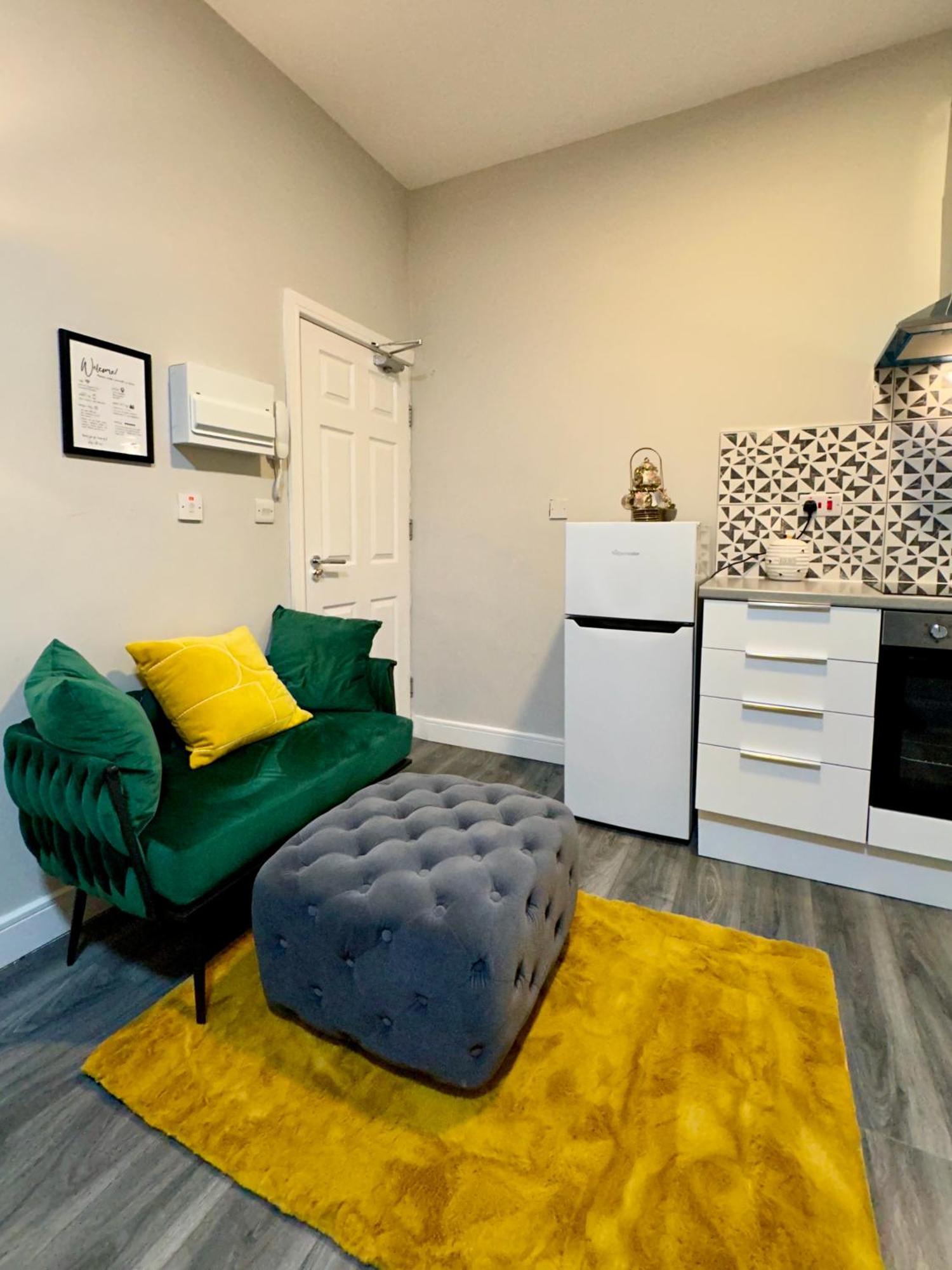 Private Luxurious City Studio-Daily,Weekly,Monthly Birmingham Eksteriør billede